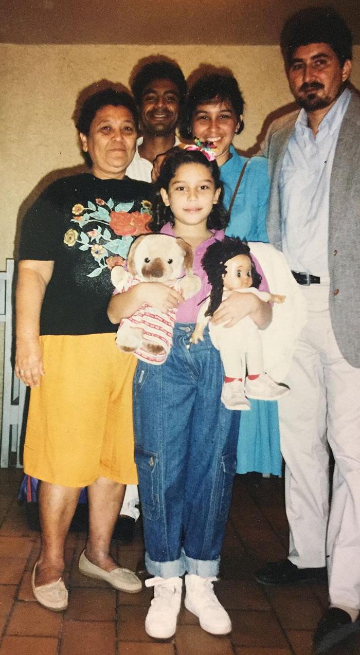 1992年，塔尼亚·罗梅罗和家人在尼加拉瓜马那瓜机场